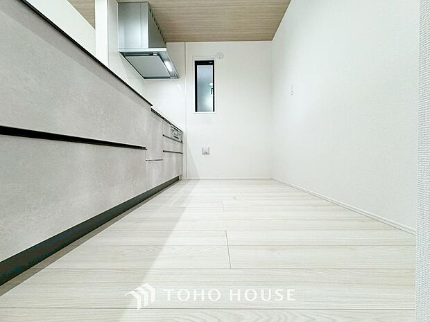 キッチンの収納は、デッドスペースになりやすい箇所を有効活用できる収納を採用しました。