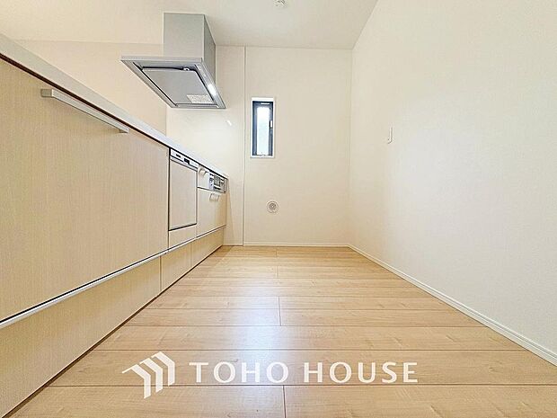 広々キッチンを採用。みんなで作った料理を召し上がりながらの会話は、どのような物になるのでしょうか。