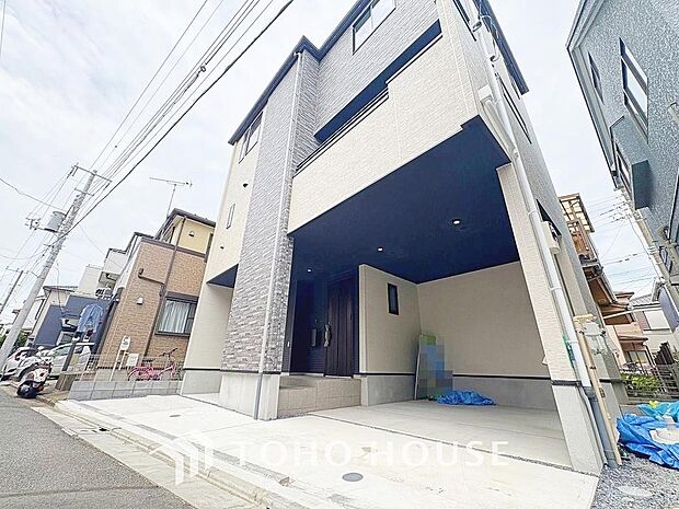 太陽に愛された邸は、陽当り通風に優れた魅力的で快適さを追求した邸宅でした。