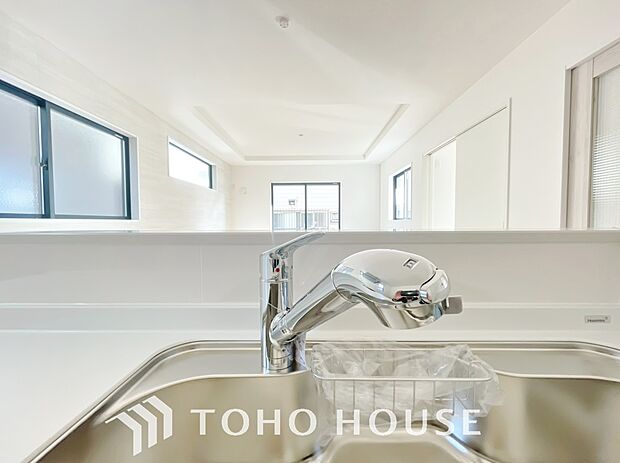 クリアな水が毎日使え、見た目にもスマートな浄水器一体型。