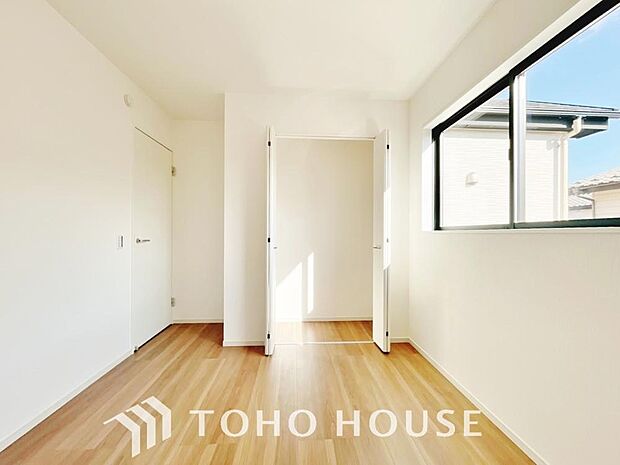 白を基調とした室内は、明るい住空間を造り出すだけでなく、清潔感をもたらしてくれます。