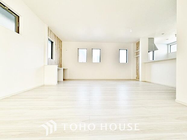 造りこんだ空間演出の妙が生み出す光と質のハーモニーはこの住宅のクオリティの良さを実感させてくれます。