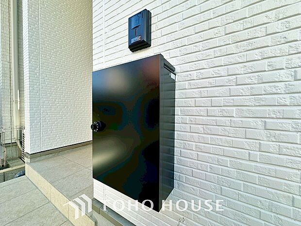 数字を回して施解錠できるダイヤルや暗証番号を設定するタイプなどがあり防犯効果が高まります。