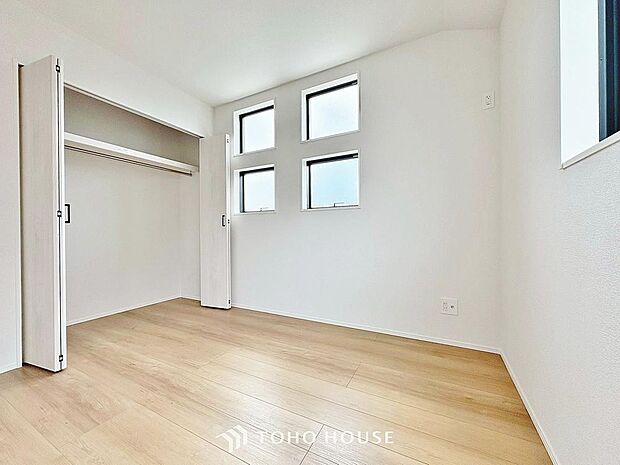 生活感を感じない空間では落ち着く事はできません。絶妙な雰囲気、配色、素材感を意識してコーディネート。