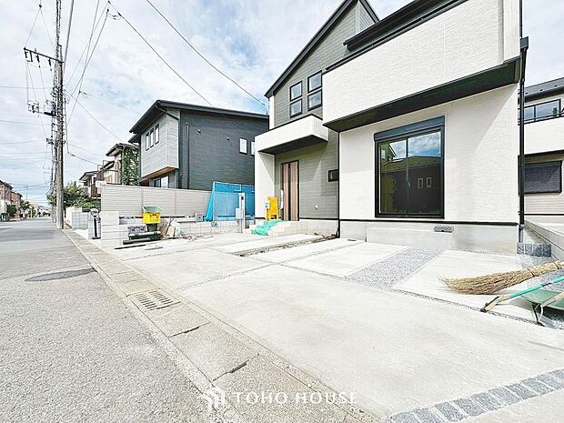 2台分の駐車スペースは何かと便利。誰かが遊びに来る時にも自宅に駐車可能なスペースがあると重宝します。