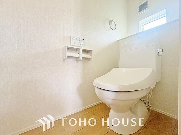 清潔な空間であって頂けますように、目に留まるだけではなく、汚れをふき取り易いフロアと壁紙をチョイス。