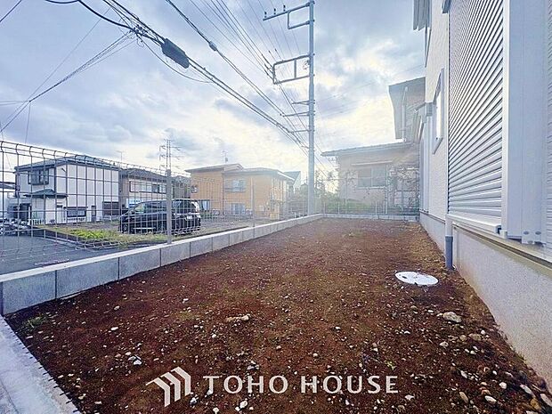 日当たりも良く、家庭菜園や植栽を育てるのに適したお庭はこれからの生活に緑という癒しを与えてくれます。