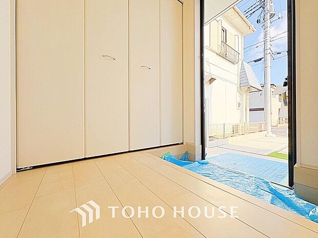 ゲストを招き、家族を迎える玄関は、ディスプレイや照明にこだわってみてはいかがでしょうか。