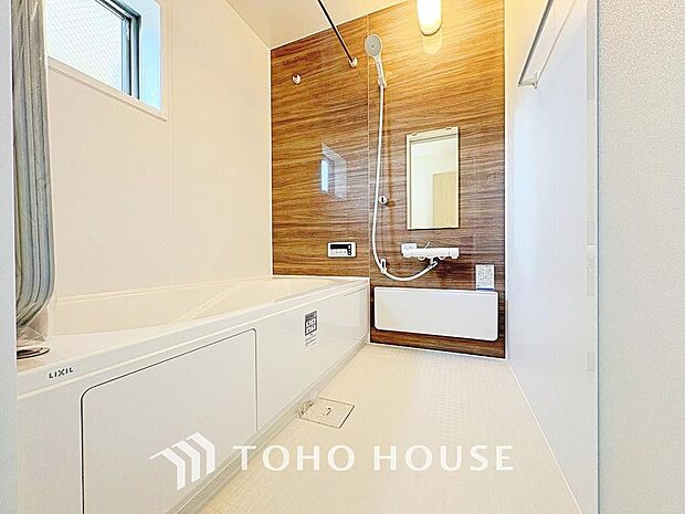 一日の疲れを癒すための心地よいバスタイムを演出する浴室はゆとりあるサイズを採用。