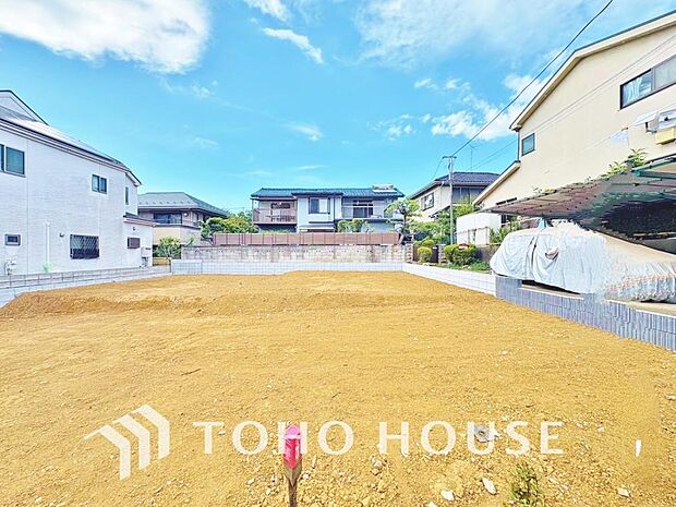 四季折々の変化を楽しめる心地よい場所。時間の経過と共に味わいが出る素敵な空間へ。