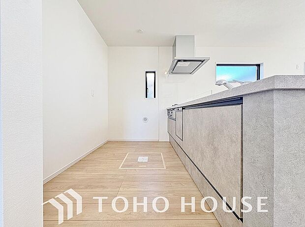 広々キッチンを採用。みんなで作った料理を召し上がりながらの会話は、どのような物になるのでしょうか。