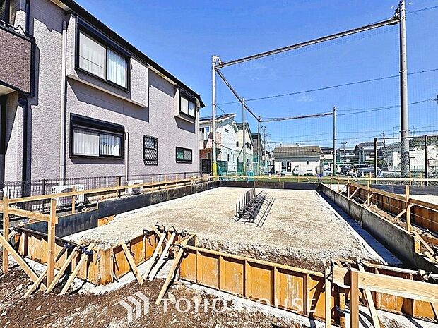 四季折々の変化を楽しめる心地よい場所。時間の経過と共に味わいが出る素敵な空間へ。