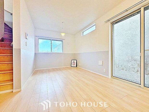 作り手の「気持ちの良いリビングでお過ごししていただきたい」という思いを感じさせます。