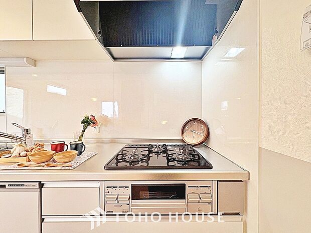 毎日料理をする、料理が好き、家族が多くて量を作る必要がある、等の方々にとっては必須の3口コンロ。