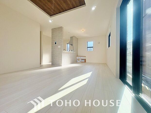 くつろぎを愉しむリビングルームは憩いの場となります。ライフスタイルに新しいゆとりをもたらします。