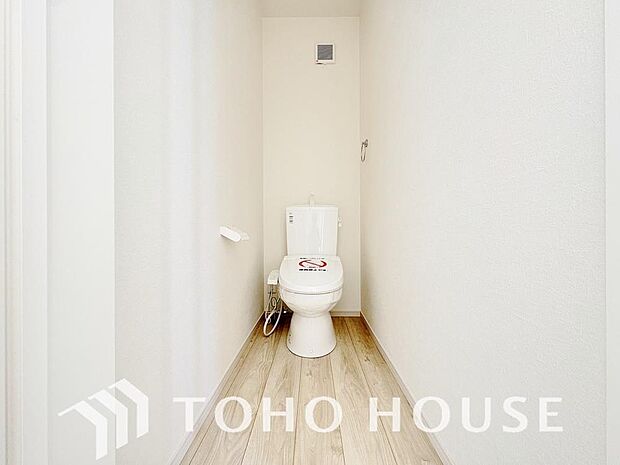 お掃除もラクラクな節水型トイレを設置