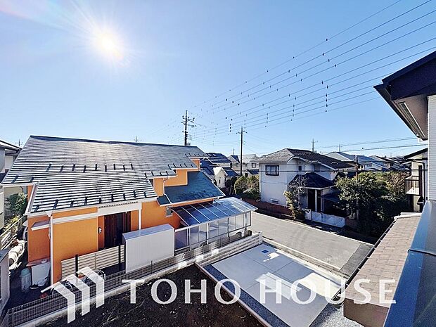 その豊かな眺望にふさわしい空間には、通風・採光にも優れ、心地よい光と風があふれています。