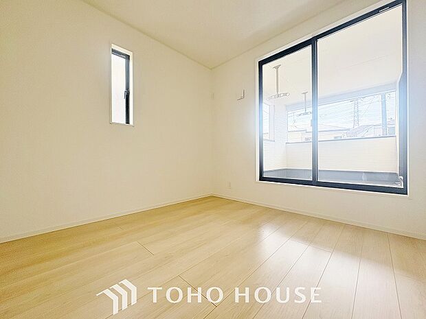 お子様の心と身体を見守る子供部屋として、小さな自立心を育むお部屋作りを見越してご覧下さい。