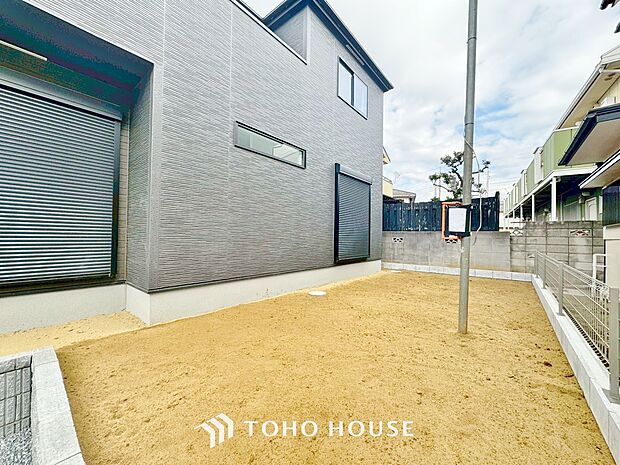 日当たりも良く、家庭菜園や植栽を育てるのに適したお庭はこれからの生活に緑という癒しを与えてくれます。