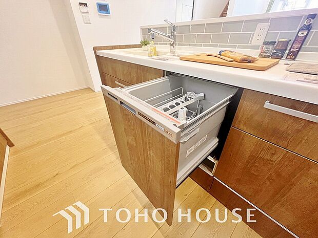 通常の手洗いでは使用出来ない高温のお湯や高圧水流を使う事により汚れを効果的に落とすことができます。