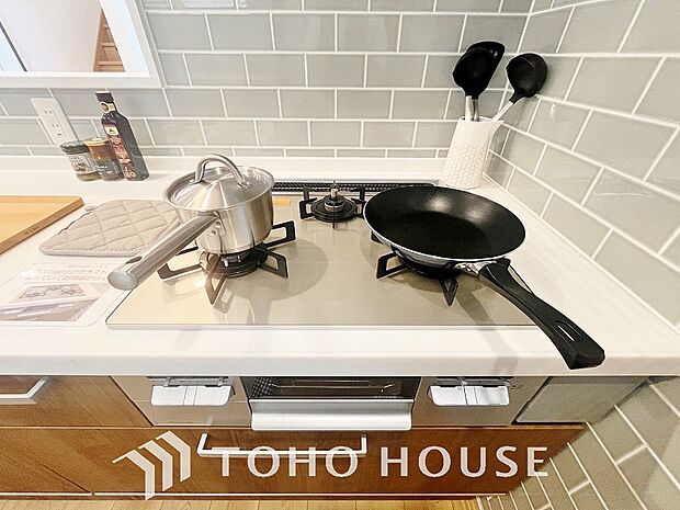 毎日料理をする、料理が好き、家族が多くて量を作る必要がある、等の方々にとっては必須の3口コンロ。