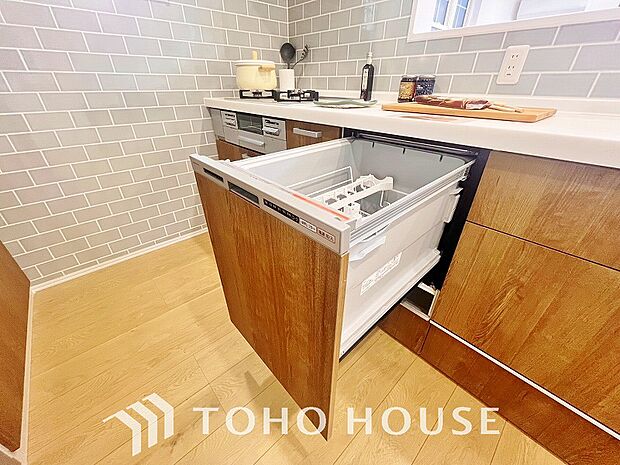 通常の手洗いでは使用出来ない高温のお湯や高圧水流を使う事により汚れを効果的に落とすことができます。