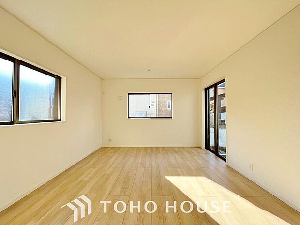 家族の暮らしに思いを馳せて、日常のワンシーンを表現したリビングダイニング。