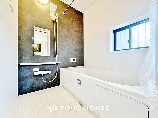 一日の疲れを癒すための心地よいバスタイムを演出する浴室はゆとりあるサイズを採用。