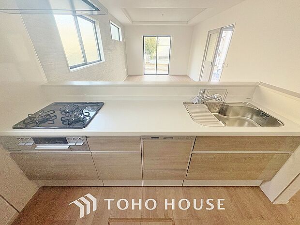 充実した収納スペースを搭載したシステムキッチンは、日々の家事がはかどります。