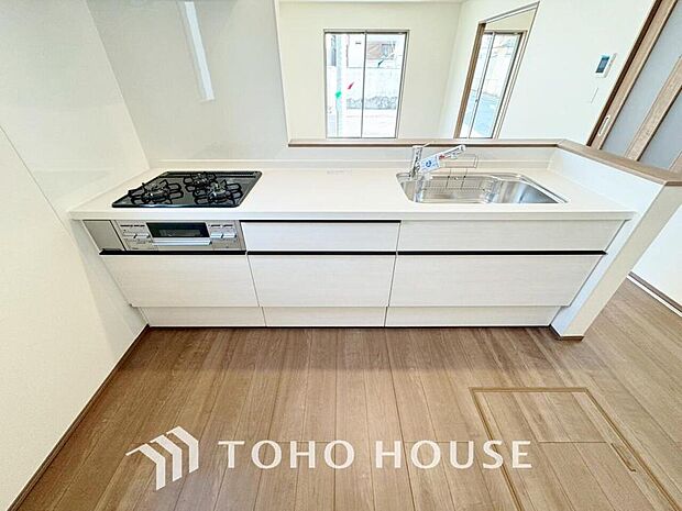 広々キッチンを採用。みんなで作った料理を召し上がりながらの会話は、どのような物になるのでしょうか。