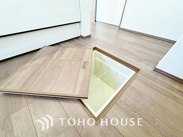 床下収納は収納スペースだけでなく、お住まいを点検する上での大事な部分となっております。