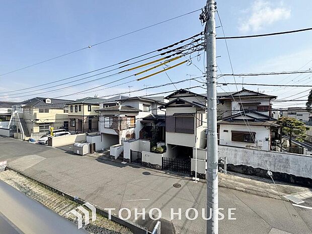 その豊かな眺望にふさわしい空間には、通風・採光にも優れ、心地よい光と風があふれています。