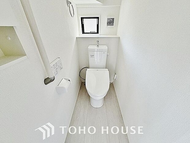 清潔な空間であって頂けますように、目に留まるだけではなく、汚れをふき取り易いフロアと壁紙をチョイス。