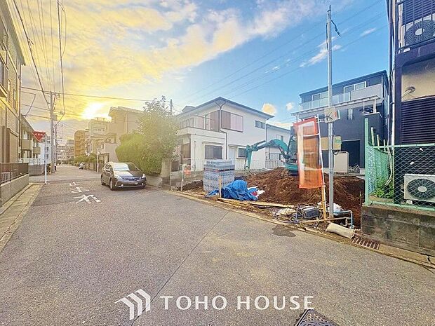 近隣の駐車場まで歩く必要がなく、子どもや高齢者がいる世帯は駐車場から自宅までの距離が短い方が便利です