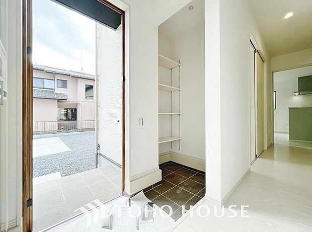 ダウンライトを使用しお洒落に演出。帰りたくなる家をテーマに設計。いつも「人」と「家」の間に・・・。