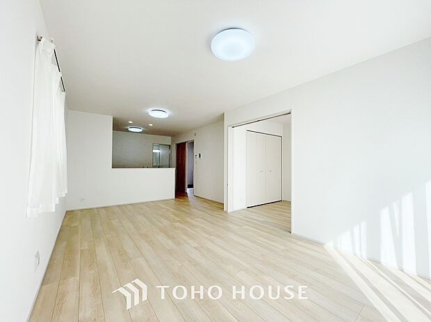 造りこんだ空間演出の妙が生み出す光と質のハーモニーはこの住宅のクオリティの良さを実感させてくれます。