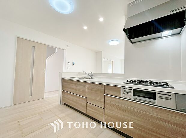 キッチンの収納は、デッドスペースになりやすい箇所を有効活用できる収納を採用しました。