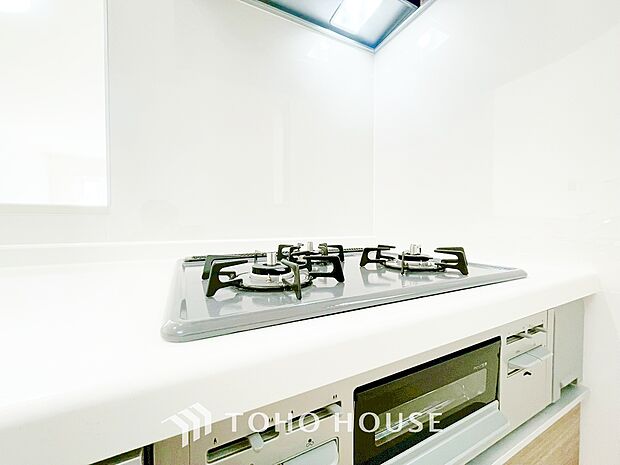 毎日料理をする、料理が好き、家族が多くて量を作る必要がある、等の方々にとっては必須の3口コンロ。