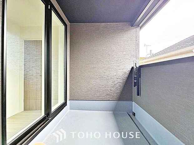 夜空の煌めきや、室内への通風や採光へ一役。ガーデニング等も充分に楽しめる広さを確保しております。