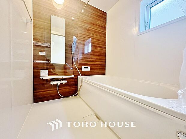 心地よいバスタイムを演出する浴室はゆとりあるサイズを採用。