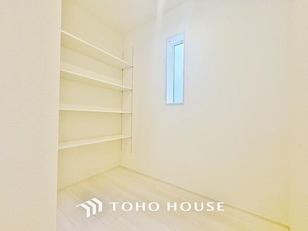 パントリーは食品庫として使われるほか、災害時の非常食の置き場所としても非常に便利です!