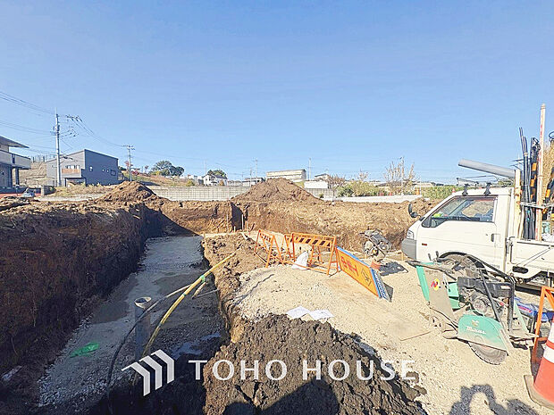 周辺環境とのコラボレーションにより明るく開放的な外観へ。住まいへの拘りは環境からも！