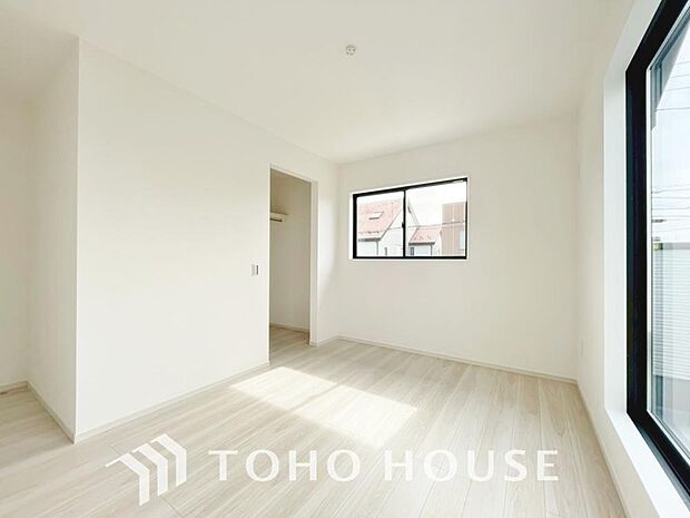 一日の疲れを癒やしてくれる主寝室。時を忘れて過ごす場所として過ごせるお部屋。