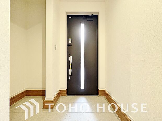 毎日みんなを見送り、そして迎え入れる場所だから。帰りたくなる家をテーマに設計した、自慢の玄関です。