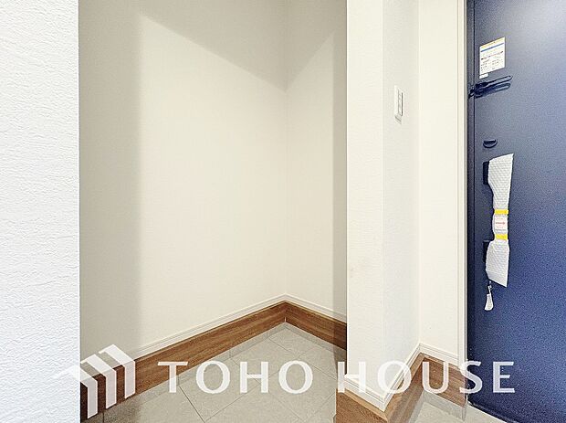 土足のまま入れるので、ゴルフバックなどがそのまま収納可能。散らかりがちな玄関をすっきりと保てます。