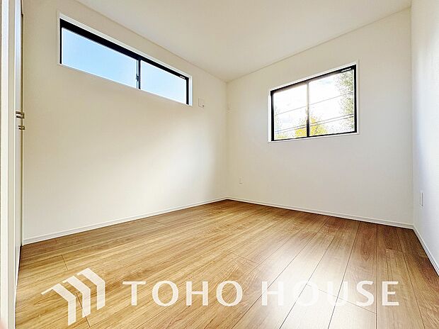 生活感を感じない空間では落ち着く事はできません。絶妙な雰囲気、配色、素材感を意識してコーディネート。