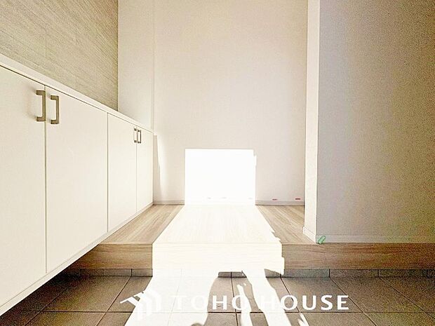 ダウンライトを使用しお洒落に演出。帰りたくなる家をテーマに設計。いつも「人」と「家」の間に・・・。