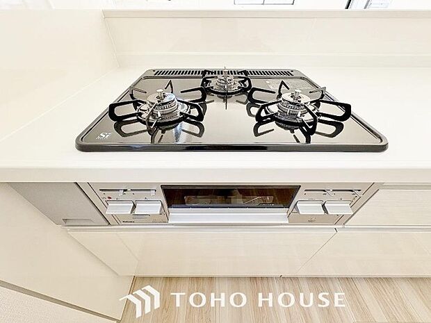 毎日料理をする、料理が好き、家族が多くて量を作る必要がある、等の方々にとっては必須の3口コンロ。