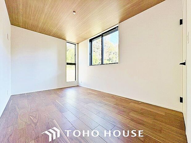 白を基調とした室内は、明るい住空間を造り出すだけでなく、清潔感をもたらしてくれます。