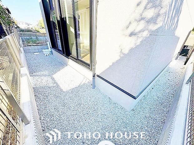 日当たりも良く、家庭菜園や植栽を育てるのに適したお庭はこれからの生活に緑という癒しを与えてくれます。